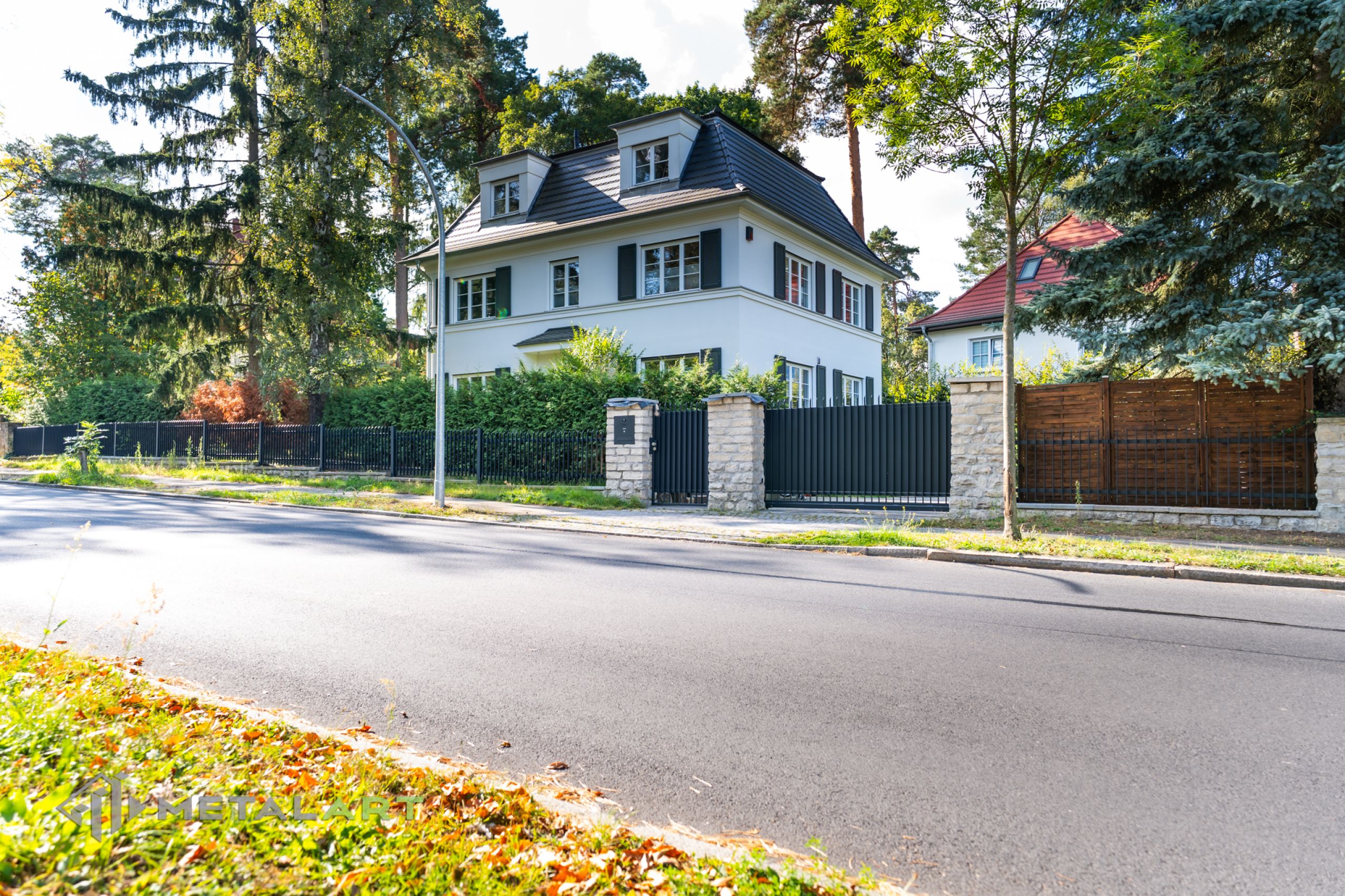 Zaunprojekt, Zaunportfolio, Zaunmuster, moderne Zäune, Zaunanlage Projekt, Zaun Metal Art, Zäune aus Polen, Zaun Berlin, Zaun günstig kaufen, Zäune und Tore