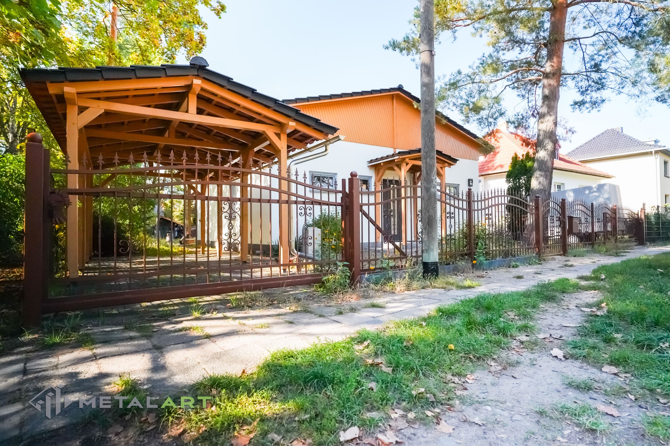 Zaunprojekt, Schmiedezaun, Zaunanlage in Welle, Zaun Metal Art, Zäune aus Polen, Zaun Berlin, Zaun günstig kaufen, Zäune und Tore, klassische Zäune, Schmuckzaun, Schmuckzäune, Gartenzaun, Gartenzäune