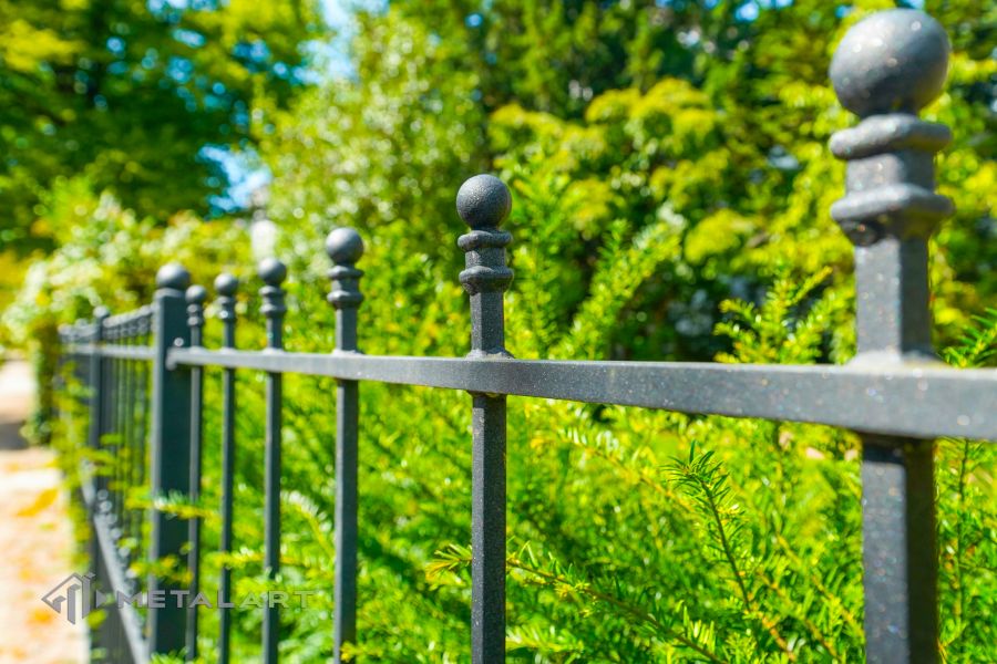 Schmuckzaun mit den Kugeln, Zaunportfolio, Zaunmuster, Schmiedezaun, Gartenzaun,