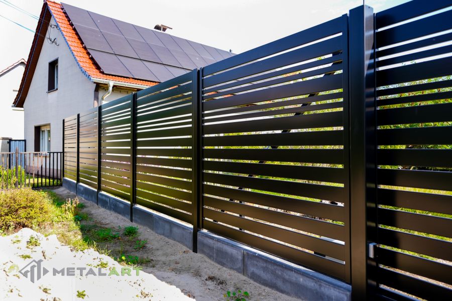 moderne Zäune, Zaunanlage Projekt, Zaun Metal Art, Zäune aus Polen, Zaun Berlin, Zaun günstig kaufen, Zäune und Tore, moderne Zäune, Sichtschutzzäune
