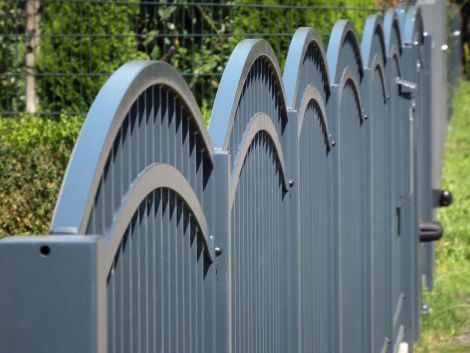 MetalArt Zäune Tore Berlin Zäune aus Polen Bogenzaun