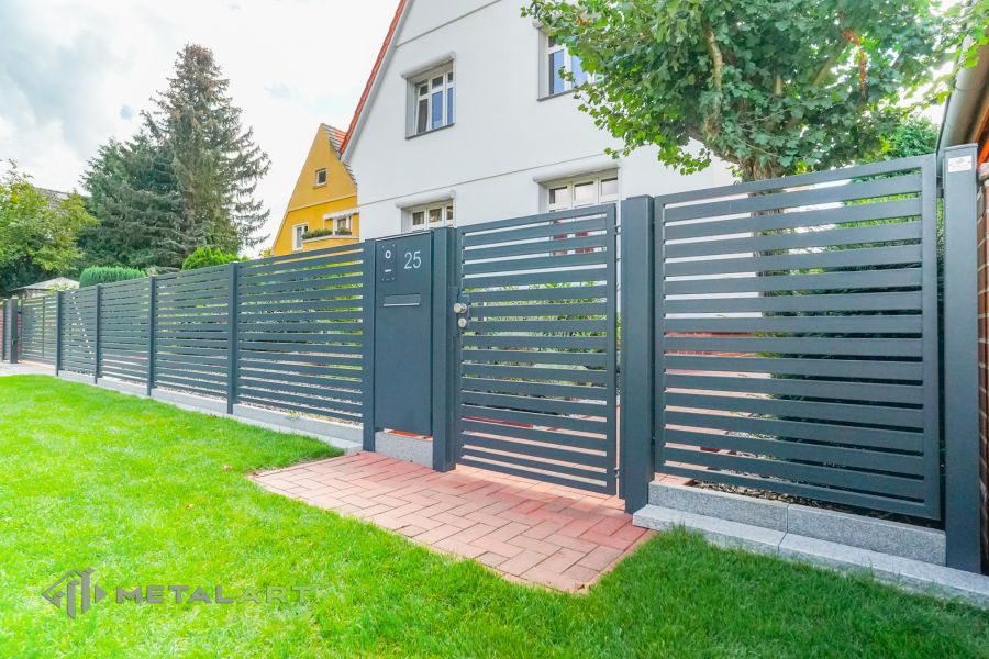 Sichtschutzzaun, moderne Zäune, Zaunanlage Projekt, Zaun Metal Art, Zäune aus Polen, Zaun Berlin, Zaun günstig kaufen, Zäune und Tore, moderne Zäune, Sichtschutzzäune