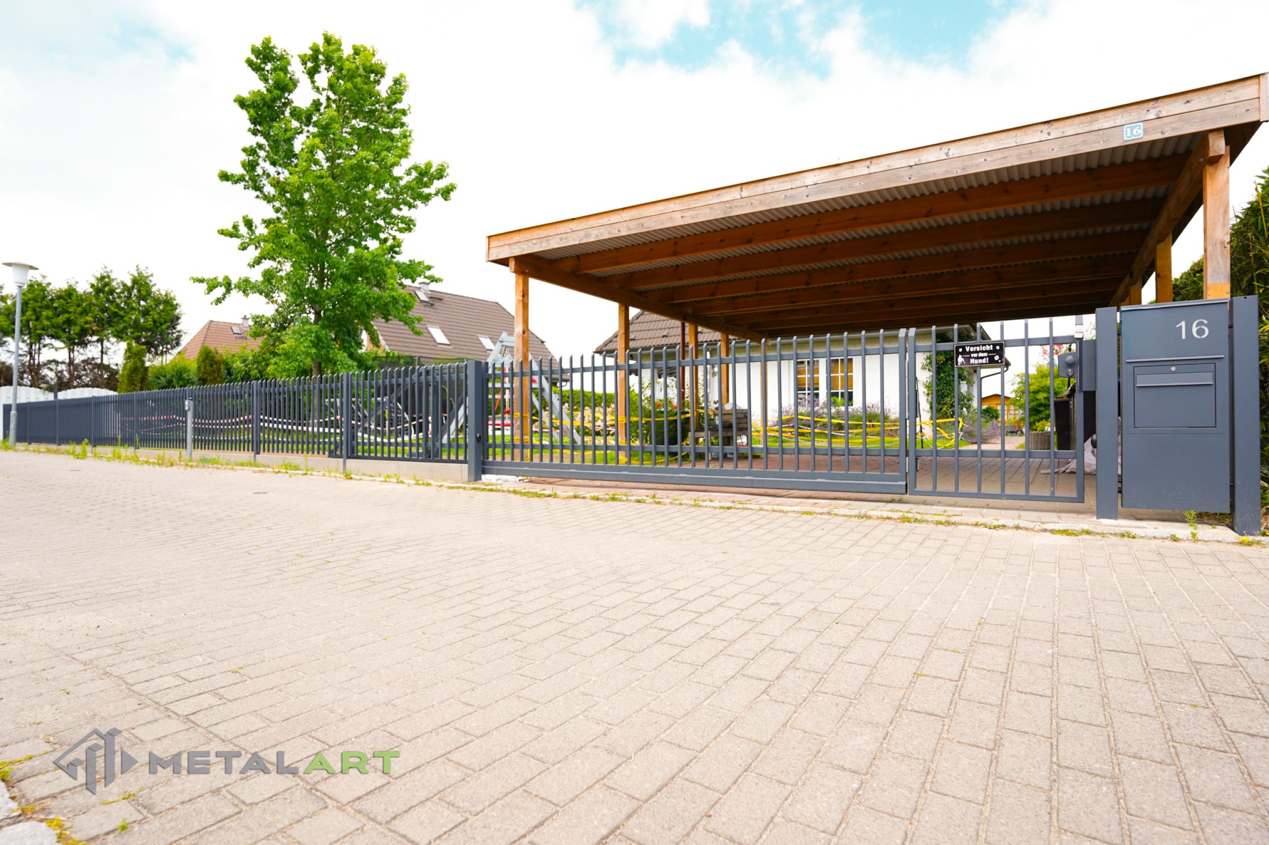 Zaunprojekt, Zaunportfolio, moderne Zäune, Zaunanlage Projekt, Zaun Metal Art, Zäune aus Polen, Zaun Berlin, Zaun günstig kaufen, Zäune und Tore