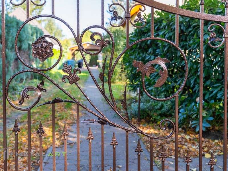 Schmuckzaun, Schmiedezaun, Schmiedezäune, Zaunanlage, Zaun Metal Art, Zäune aus Polen, Zaun Berlin, Zaun günstig kaufen, Zäune und Tore, klassische Zäune, Schmuckzaun, Schmuckzäune, Gartenzaun, Gartenzäune
