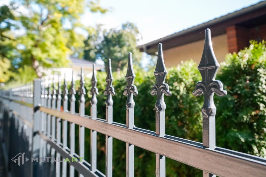 Zaunprojekt, Zaunportfolio, Zaunmuster, Schmiedezaun, Schmiedezäune, Zaunanlage Projekt, Zaun Metal Art, Zäune aus Polen, Zaun Berlin, Zaun günstig kaufen, Zäune und Tore, klassische Zäune, Gartenzaun, Gartenzäune