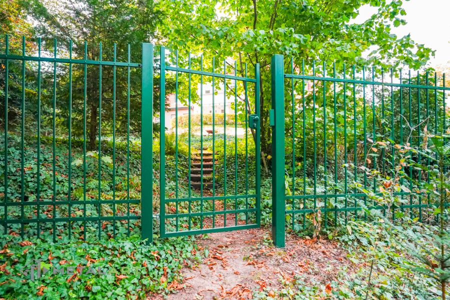 Zaunanlage, Zaunprojekt, Zaunportfolio, Zaunmuster, Schmiedezaun, Schmiedezäune, Zaun Metal Art, Zäune aus Polen, Zäune und Tore, klassische Zäune, Gartenzaun, Gartenzäune