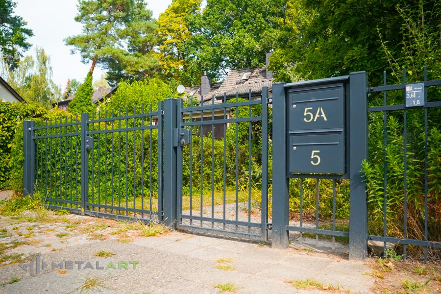 Zaunprojekt, Zaunportfolio, Zaunmuster, Schmiedezaun, Schmiedezäune, Zaunanlage Projekt, Zaun Metal Art, klassische Zäune, Gartenzaun, Gartenzäune