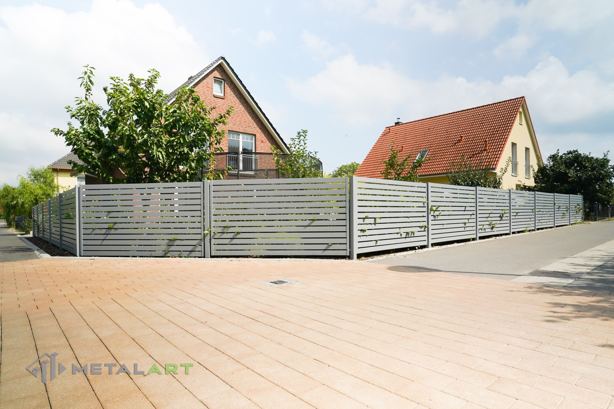 Einflügeltor, Zaunanlage Projekt, Zaun Metal Art, Zäune aus Polen, Zaun Berlin, Zaun günstig kaufen, Zäune und Tore, moderne Zäune, Sichtschutzzäune