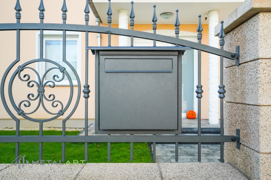 Schmuckzaun, Ornament im Zaun, Zaunprojekt, Schmiedezaun, Zaunanlage in Welle, Zaun Metal Art, Zäune aus Polen, Zaun Berlin, Zäune und Tore, klassische Zäune, Schmuckzäune, Gartenzaun