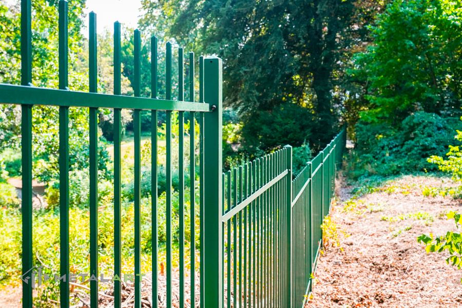 Zaunanlage, Zaunprojekt, Zaunportfolio, Zaunmuster, Schmiedezaun, Schmiedezäune, Zaun Metal Art, Zäune aus Polen, Zäune und Tore, klassische Zäune, Gartenzaun, Gartenzäune