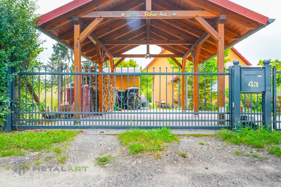 Zaunprojekt, Zaunportfolio, Zaunmuster, Schmiedezaun, Schmiedezäune, Zaunanlage Projekt, Zaun Metal Art, Zäune aus Polen, Zaun Berlin, Zaun günstig kaufen, Zäune und Tore, klassische Zäune, Gartenzaun, Gartenzäune