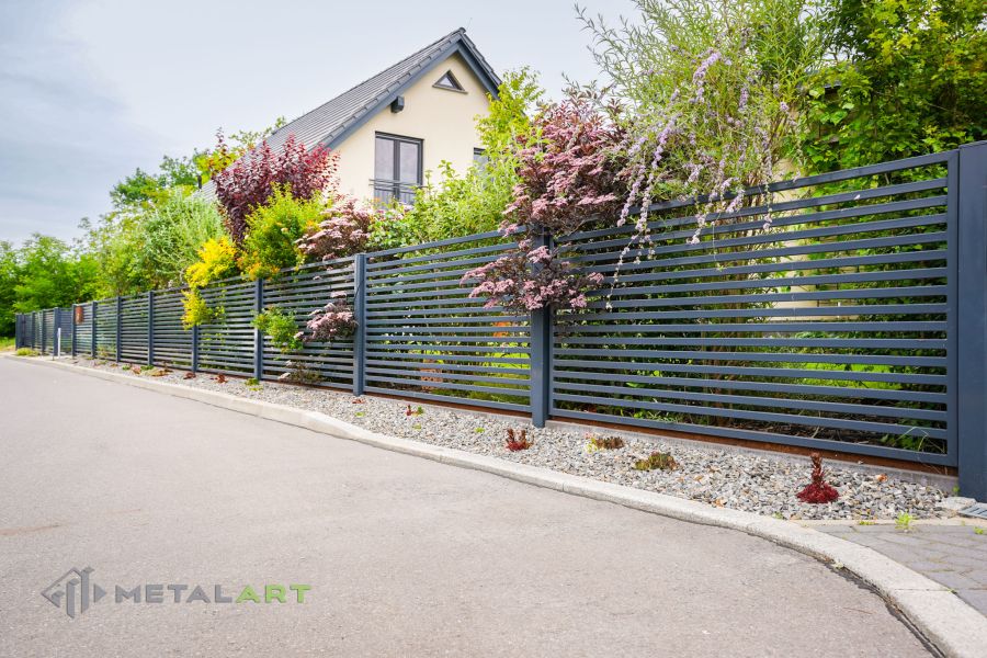 moderne Zäune, Zaunanlage Projekt, Zaun Metal Art, Zäune aus Polen, Zaun Berlin, Zaun günstig kaufen, Zäune und Tore, moderne Zäune, Sichtschutzzäune