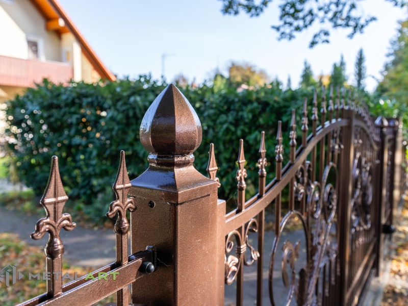 Schmuckzaun, Schmiedezaun, Schmiedezäune, Zaunanlage, Zaun Metal Art, Zäune aus Polen, Zaun Berlin, Zaun günstig kaufen, Zäune und Tore, klassische Zäune, Schmuckzaun, Schmuckzäune, Gartenzaun, Gartenzäune