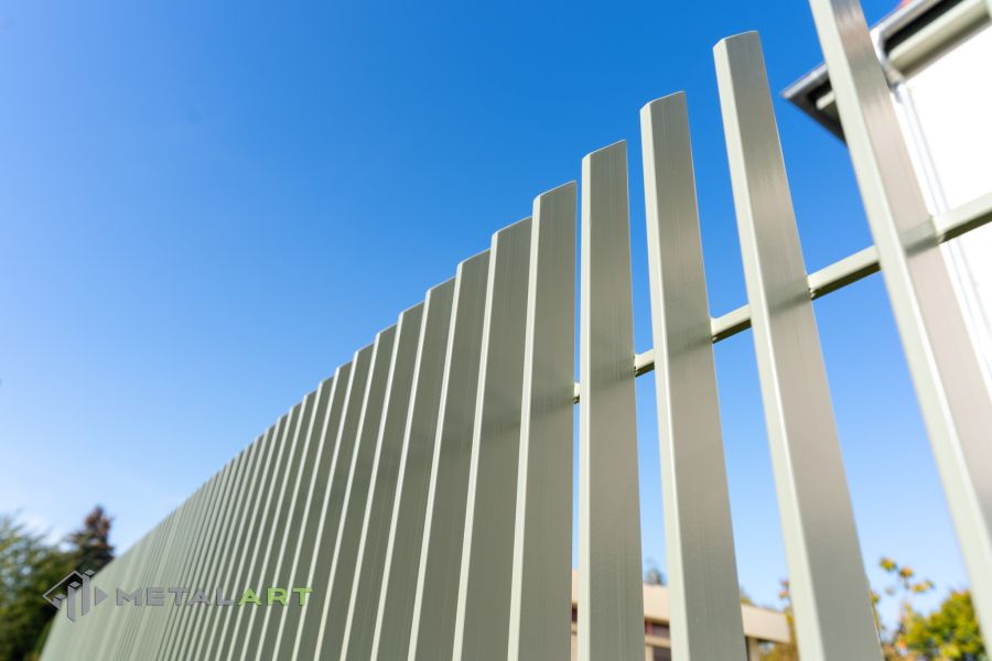 Zaunprojekt, Asymmetrisches Doppelflügeltor