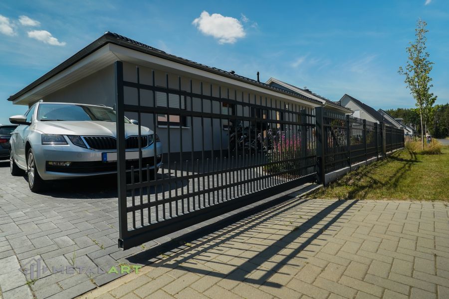 klassischer Zaun, Zaunprojekt, Zaunportfolio, Zaunmuster, Schmiedezaun, Schmiedezäune, Zaunanlage Projekt, Zaun Metal Art, Zäune aus Polen, Zaun Berlin, Zaun günstig kaufen, Zäune und Tore, klassische Zäune, Gartenzaun, Gartenzäune