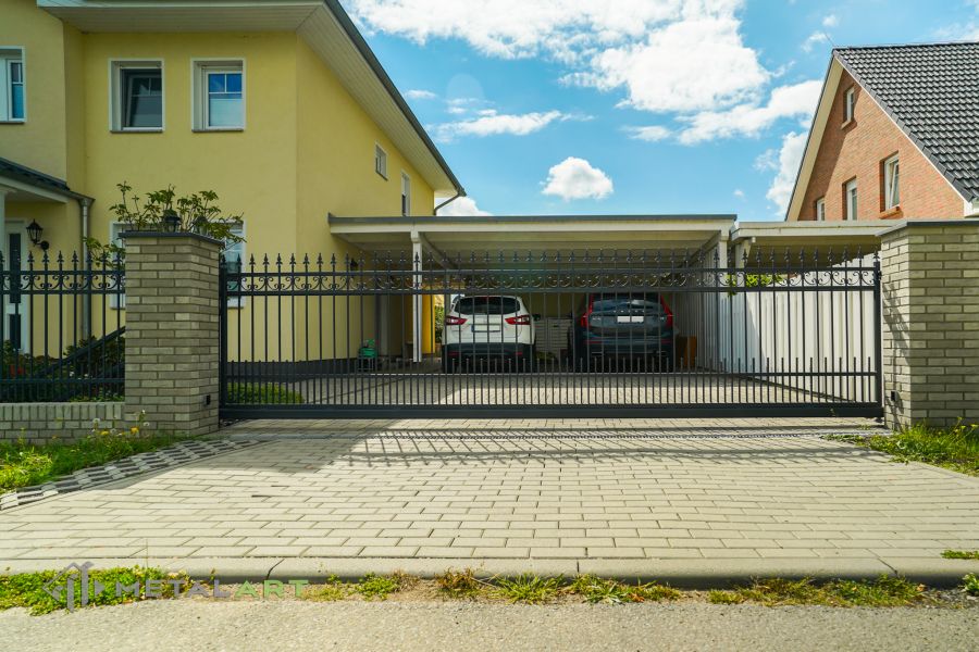 Zaunprojekt, Zaunportfolio, Zaunmuster, Schmiedezaun, Schmiedezäune, Zaunanlage Projekt, Zaun Metal Art, Zäune aus Polen, Zaun Berlin, Zaun günstig kaufen, Zäune und Tore, klassische Zäune, Gartenzaun, Gartenzäune