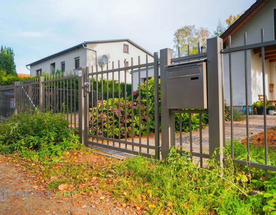 Schiebetor, Zaunprojekt, klassische Zäune, Gartenzaun, Gartenzäune