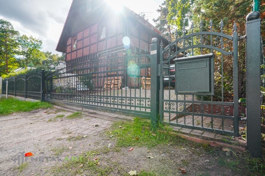 Gartenzaun, Zaunprojekt, Zaunportfolio, Zaunmuster, moderne Zäune, Zaunanlage Projekt, Zaun Metal Art, Zäune aus Polen, Zaun Berlin, Zaun günstig kaufen, Zäune und Tore, klassische Zäune, Schmuckzaun, Schmuckzäune