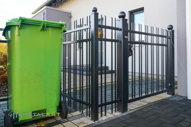 Zaunprojekt, Zaunportfolio, Zaunmuster, Schmiedezaun, Schmiedezäune, Zaunanlage Projekt, Zaun Metal Art, Zäune aus Polen, Zaun Berlin, Zaun günstig kaufen, Zäune und Tore, klassische Zäune, Gartenzaun, Gartenzäune