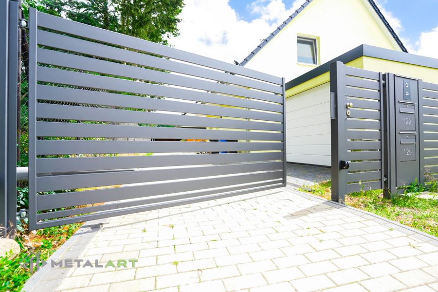 Sichtschutzzaun, Sichtschutzzäune, moderne Zäune, Zaunanlage Projekt, Zaun Metal Art, Zäune aus Polen, Zaun Berlin, Zaun günstig kaufen, Zäune und Tore, moderne Zäune, Sichtschutzzäune