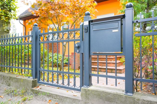 Zaunprojekt, Zaunportfolio, Zaunmuster, Schmiedezaun, Schmiedezäune, Zaunanlage Projekt, Zaun Metal Art, Zäune aus Polen, Zaun Berlin, Zaun günstig kaufen, Zäune und Tore, klassische Zäune, Gartenzaun, Gartenzäune