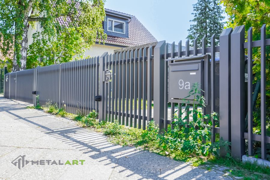 Zaunprojekt, Zaunportfolio, moderne Zäune, Zaunanlage Projekt, Zaun Metal Art, Zäune aus Polen, Zaun Berlin, Zaun günstig kaufen, Zäune und Tore
