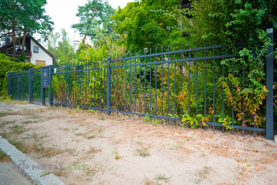 Zaunprojekt, Zaunportfolio, Zaunmuster, Schmiedezaun, Schmiedezäune, Zaunanlage Projekt, Zaun Metal Art, klassische Zäune, Gartenzaun, Gartenzäune