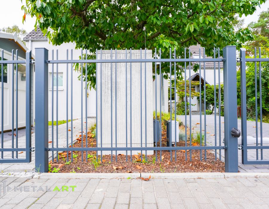 Zaunprojekt, Zaunmuster, Schmiedezaun, klassische Zäune, Gartenzaun