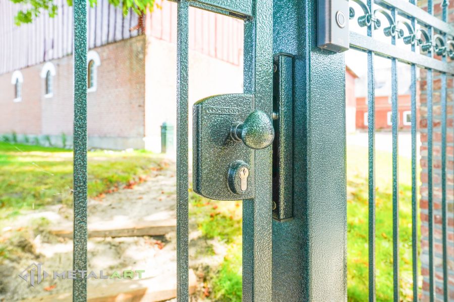Zaunprojekt, Zaunportfolio, Zaunmuster, Schmiedezaun, Schmiedezäune, Zaunanlage Projekt, Zaun Metal Art, Zäune aus Polen, Zaun Berlin, Zaun günstig kaufen, Zäune und Tore, klassische Zäune, Gartenzaun, Gartenzäune