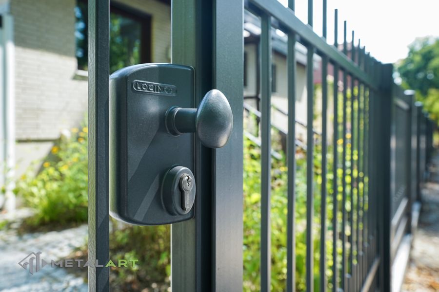 Zaunprojekt, Schmiedezaun, Schmiedezäune, Zaunanlage Projekt, Zaun Metal Art, Zäune aus Polen, Zaun Berlin, klassische Zäune, Gartenzaun, Gartenzäune