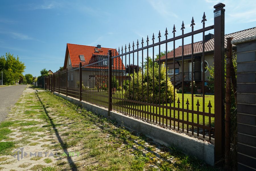 Zaunprojekt, Zaunportfolio, Zaunmuster, Schmiedezaun, Schmiedezäune, Zaunanlage Projekt, Zaun Metal Art, Zäune aus Polen, Zaun Berlin, Zaun günstig kaufen, Zäune und Tore, klassische Zäune, Gartenzaun, Gartenzäune