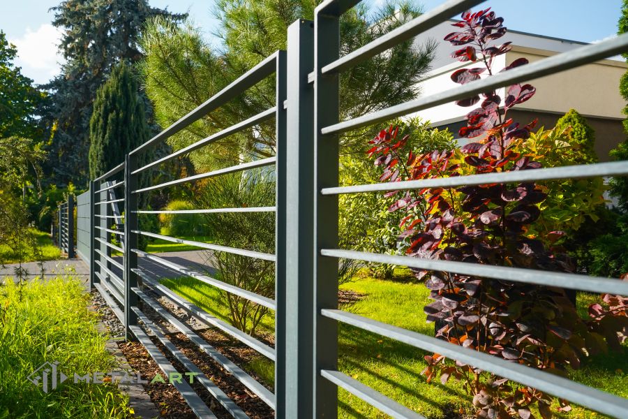 moderne Zäune, Zaunanlage Projekt, Zaun Metal Art, Zäune aus Polen, Zaun Berlin, Zaun günstig kaufen, Zäune und Tore, moderne Zäune, Sichtschutzzäune