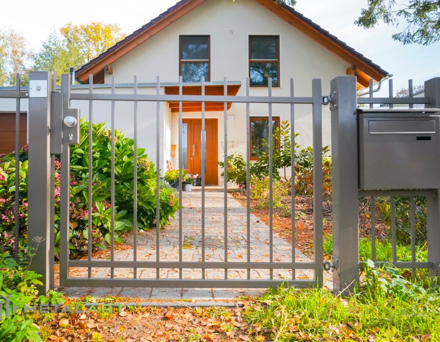 Schiebetor, Zaunprojekt, klassische Zäune, Gartenzaun, Gartenzäune