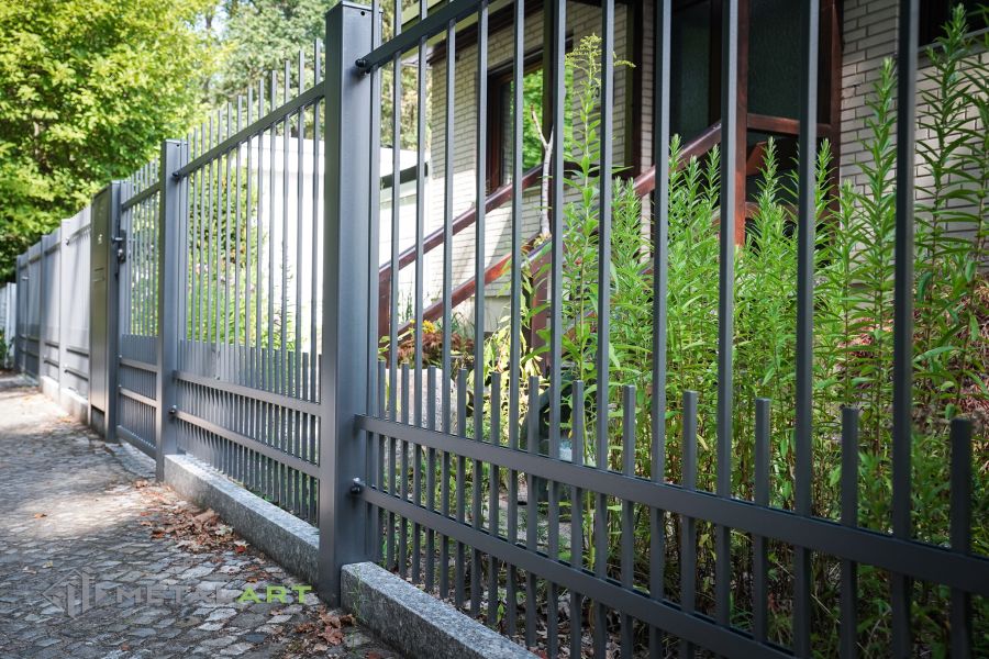 Zaunprojekt, Schmiedezaun, Schmiedezäune, Zaunanlage Projekt, Zaun Metal Art, Zäune aus Polen, Zaun Berlin, klassische Zäune, Gartenzaun, Gartenzäune