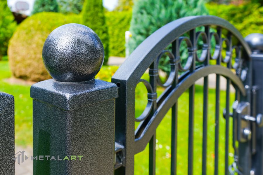 Schmuckzaun, Rahmenzaun, Schmiedezaun, Schmiedezäune, Zaunanlage Projekt, Zaun Metal Art, Zäune aus Polen, Zaun Berlin, mit Kugeln, klassische Zäune, Gartenzaun, Gartenzäune