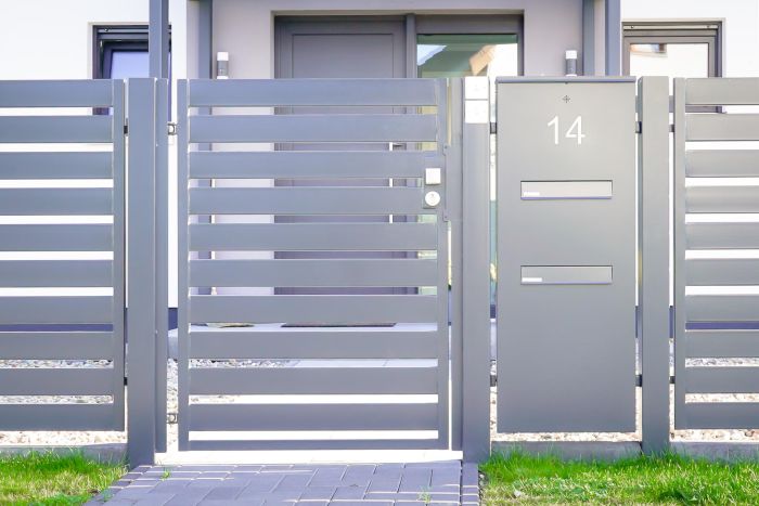 MetalArt Zaun Pforte Briefkasten