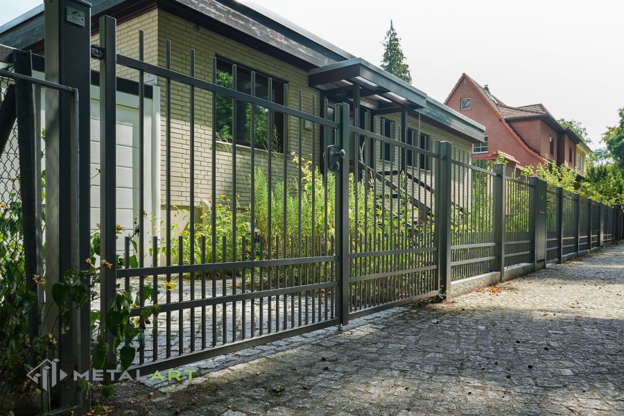 Zaunprojekt, Schmiedezaun, Schmiedezäune, Zaunanlage Projekt, Zaun Metal Art, Zäune aus Polen, Zaun Berlin, klassische Zäune, Gartenzaun, Gartenzäune