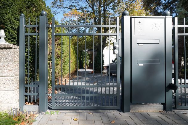 Zaunprojekt, Zaunportfolio, Zaunmuster, Schmiedezaun, Schmiedezäune, Zaunanlage Projekt, Zaun Metal Art, Zäune aus Polen, Zaun Berlin, Zaun günstig kaufen, Zäune und Tore, klassische Zäune, Gartenzaun, Gartenzäune