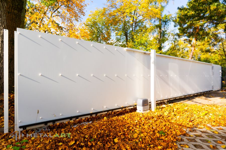 Zaunprojekt, Zaunportfolio, moderne Zäune, Zaunanlage Projekt, Zaun Metal Art, Zäune aus Polen, Zaun Berlin, Zaun günstig kaufen, Zäune und Tore