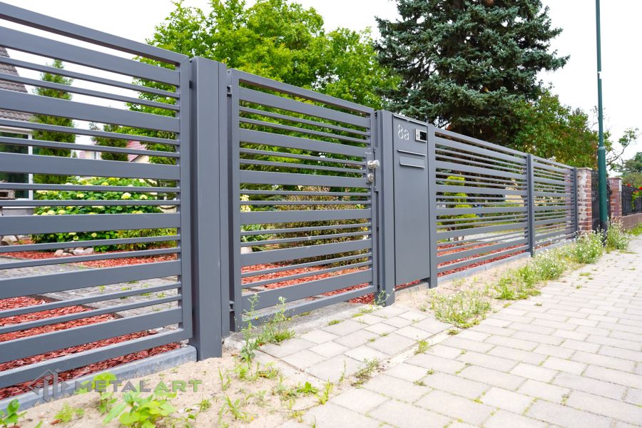 moderne Zäune, Zaunanlage Projekt, Zaun Metal Art, Zäune aus Polen, Zaun Berlin, Zaun günstig kaufen, Zäune und Tore, moderne Zäune, Sichtschutzzäune