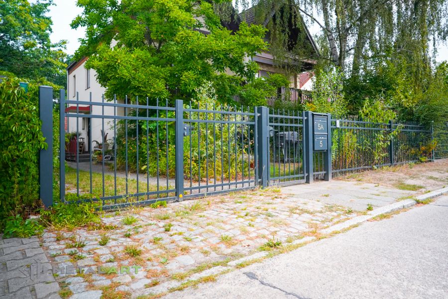 Zaunprojekt, Zaunportfolio, Zaunmuster, Schmiedezaun, Schmiedezäune, Zaunanlage Projekt, Zaun Metal Art, klassische Zäune, Gartenzaun, Gartenzäune