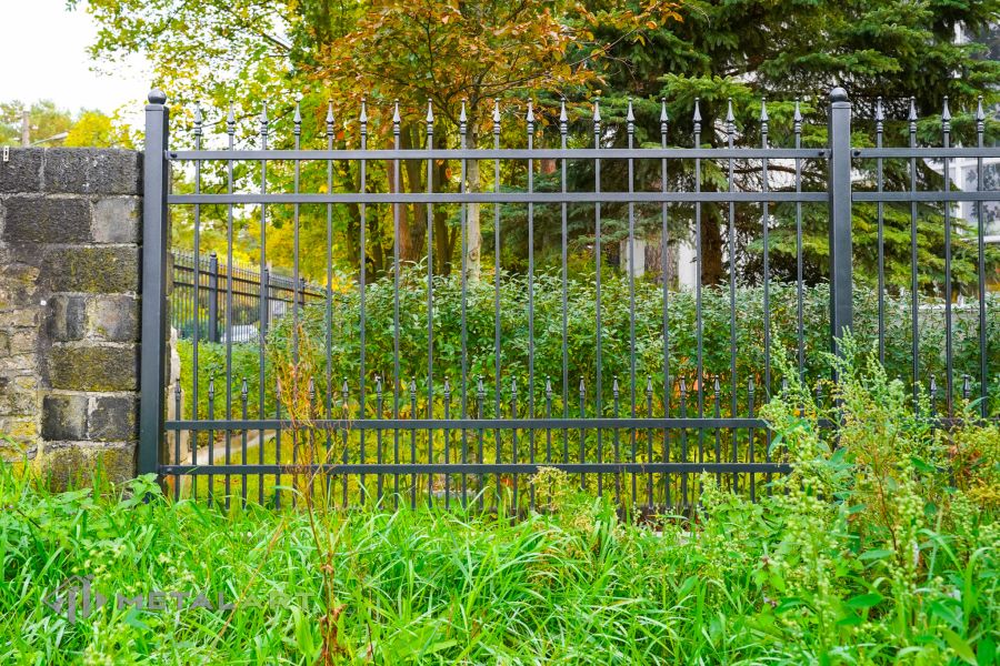 Zaunprojekt, Zaunportfolio, Zaunmuster, Schmiedezaun, Schmiedezäune, Zaunanlage Projekt, Zaun Metal Art, Zäune aus Polen, Zaun Berlin, Zaun günstig kaufen, Zäune und Tore, klassische Zäune, Gartenzaun, Gartenzäune