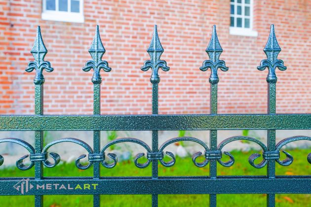 Zaunprojekt, Zaunportfolio, Zaunmuster, Schmiedezaun, Schmiedezäune, Zaunanlage Projekt, Zaun Metal Art, Zäune aus Polen, Zaun Berlin, Zaun günstig kaufen, Zäune und Tore, klassische Zäune, Gartenzaun, Gartenzäune