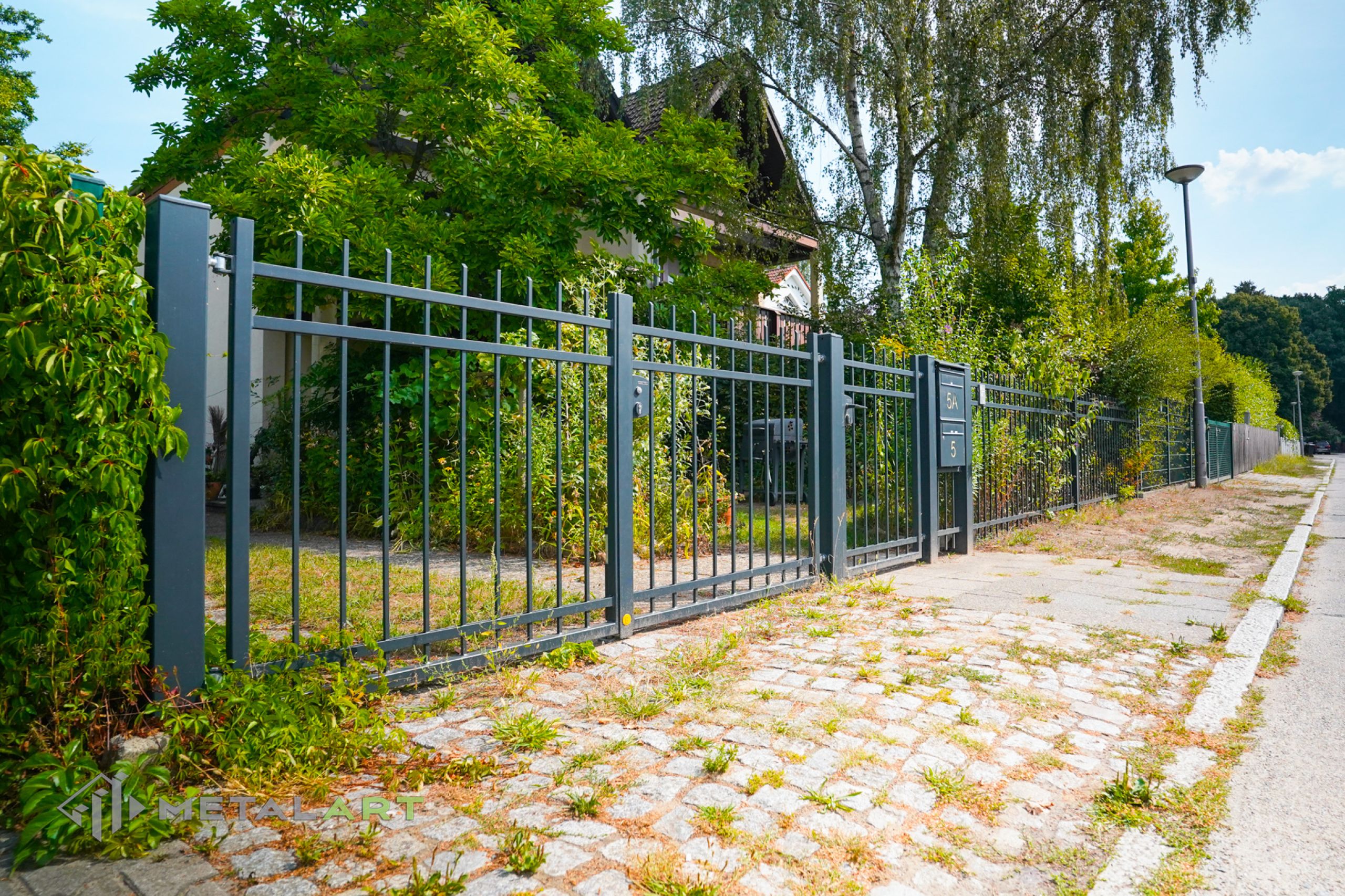Zaunprojekt, Schmiedezaun, Schmiedezäune, Zaunanlage Projekt, Zaun Metal Art, Zäune aus Polen, Zaun Berlin, klassische Zäune, Gartenzaun, Gartenzäune