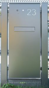 Briefkastenbox, Zaunanlage mit dem Briefkastenbox, Zaun, Briefkasten