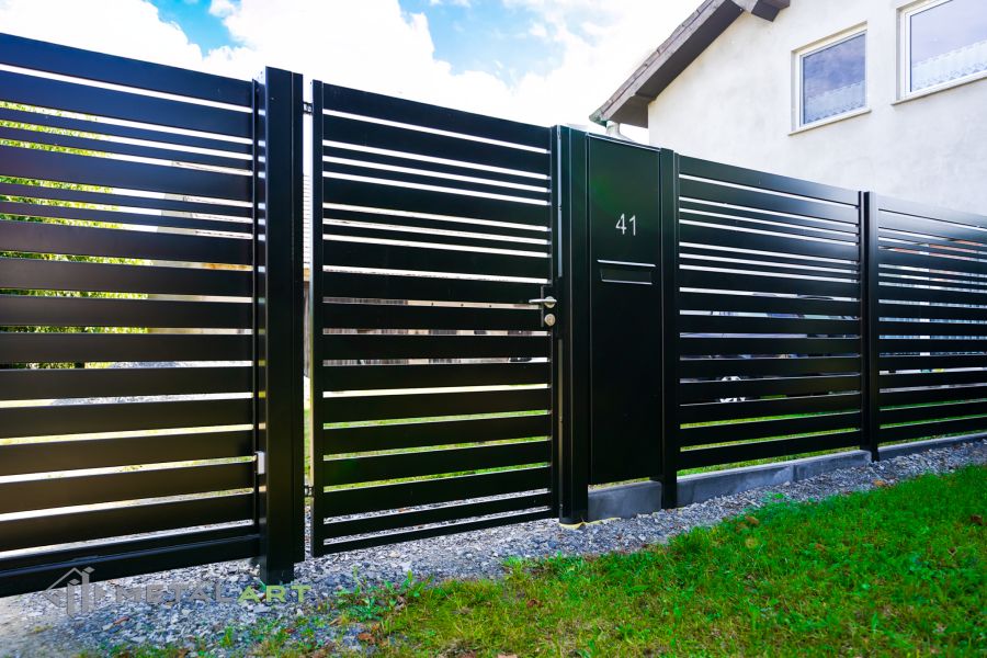 moderne Zäune, Zaunanlage Projekt, Zaun Metal Art, Zäune aus Polen, Zaun Berlin, Zaun günstig kaufen, Zäune und Tore, moderne Zäune, Sichtschutzzäune