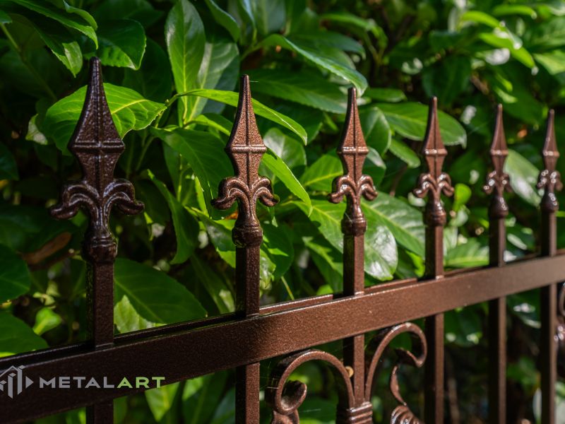 Schmuckzaun, Schmiedezaun, Schmiedezäune, Zaunanlage, Zaun Metal Art, Zäune aus Polen, Zaun Berlin, Zaun günstig kaufen, Zäune und Tore, klassische Zäune, Schmuckzaun, Schmuckzäune, Gartenzaun, Gartenzäune