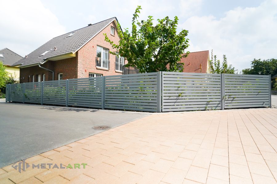 Sichtschutzzaun, Sichtschutzzäune, moderne Zäune, Zaunanlage Projekt, Zaun Metal Art, Zäune aus Polen, Zaun Berlin, Zaun günstig kaufen, Zäune und Tore, moderne Zäune, Sichtschutzzäune