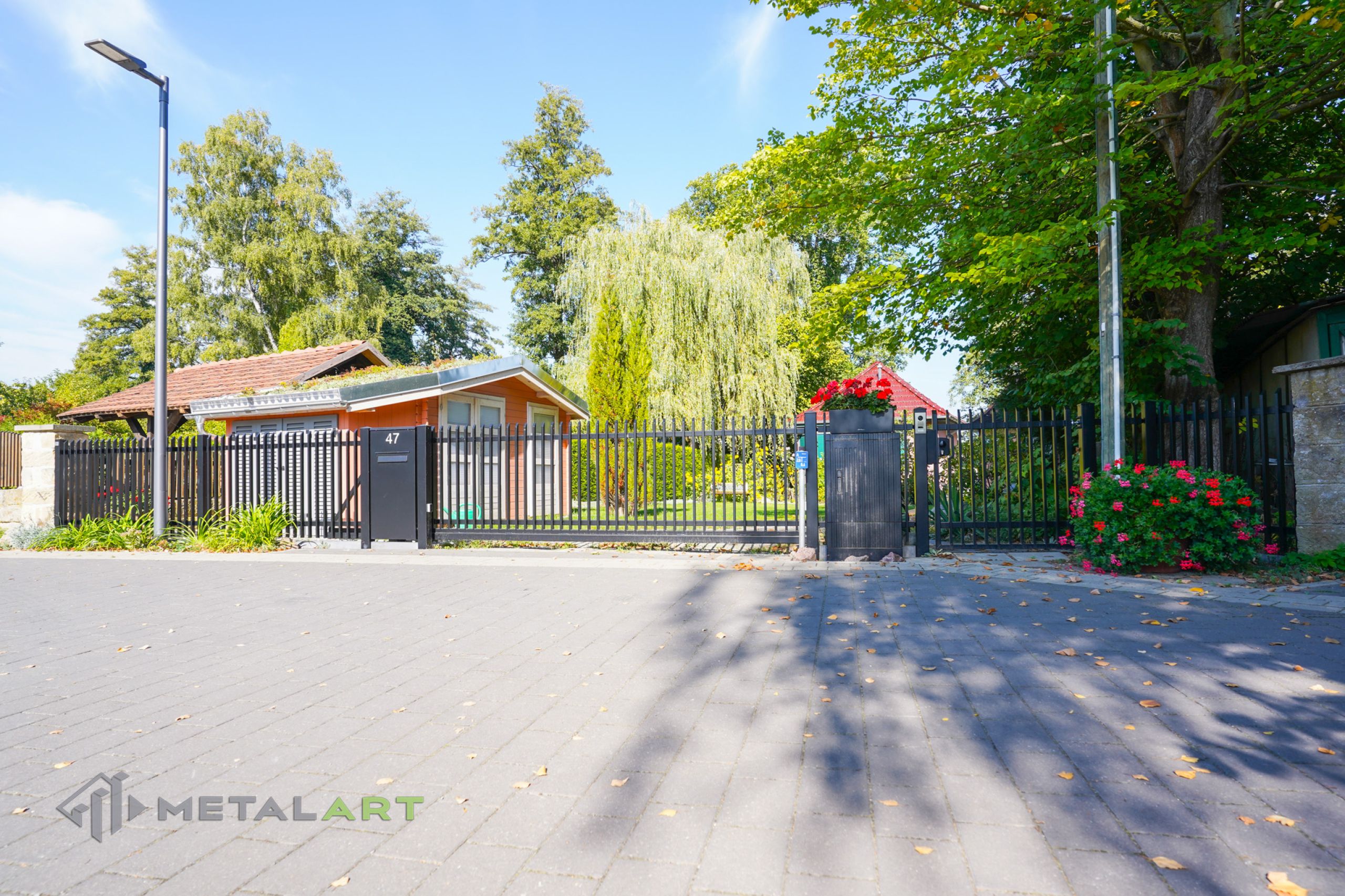 Zaunprojekt, Zaunportfolio, moderne Zäune, Zaunanlage Projekt, Zaun Metal Art, Zäune aus Polen, Zaun Berlin, Zaun günstig kaufen, Zäune und Tore