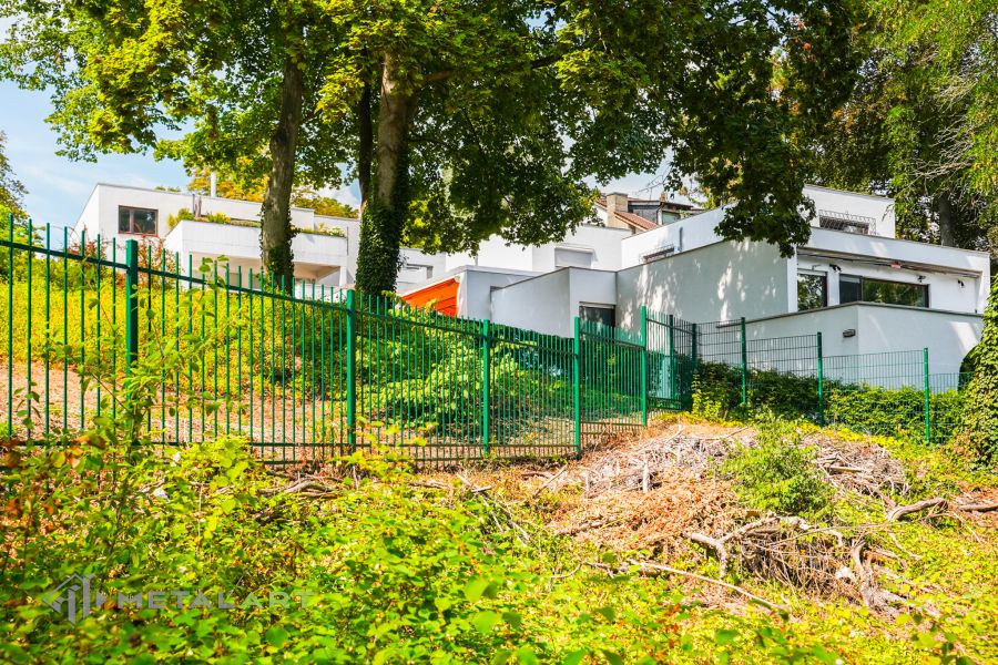 Zaunanlage, Zaunprojekt, Zaunportfolio, Zaunmuster, Schmiedezaun, Schmiedezäune, Zaun Metal Art, Zäune aus Polen, Zäune und Tore, klassische Zäune, Gartenzaun, Gartenzäune